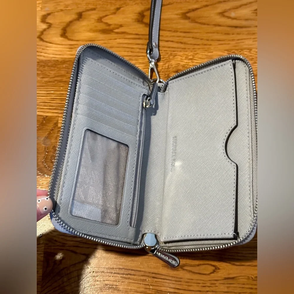 Michael Kors Jet Set Continental Wristlet Wallet - Picture 5 of 9